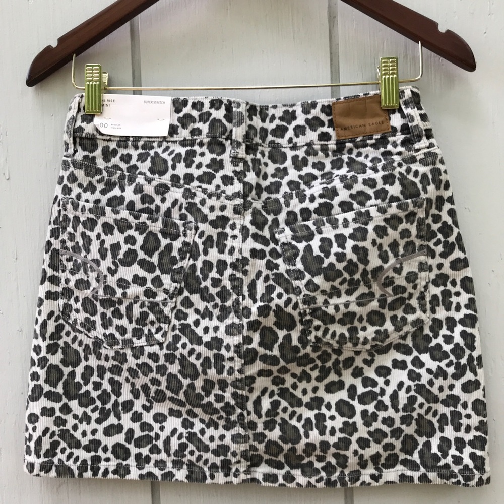 NWT American Eagle Hi-Rise Mini Corduroy Skirt - Picture 3 of 7
